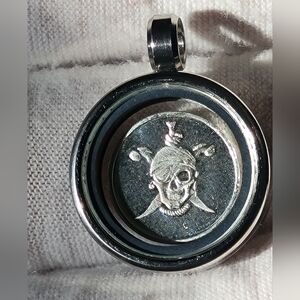 20mm Solid .999 Fine Silver Skull & Crossbone Pendant / Amulet - New